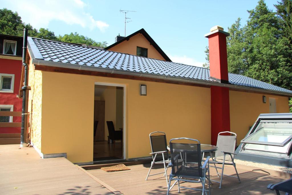Waldhotel Albachmuehle Mit Albacher Stuben Wasserliesch Room photo